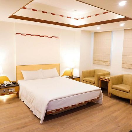 Kao Yuan Hotel - Zhong Zheng Taichung Exteriör bild