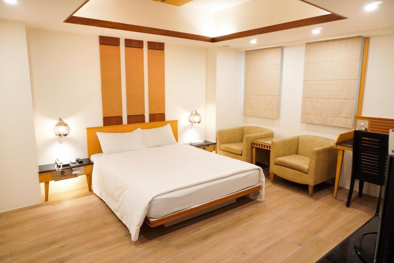 Kao Yuan Hotel - Zhong Zheng Taichung Exteriör bild