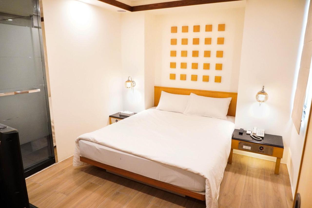 Kao Yuan Hotel - Zhong Zheng Taichung Exteriör bild