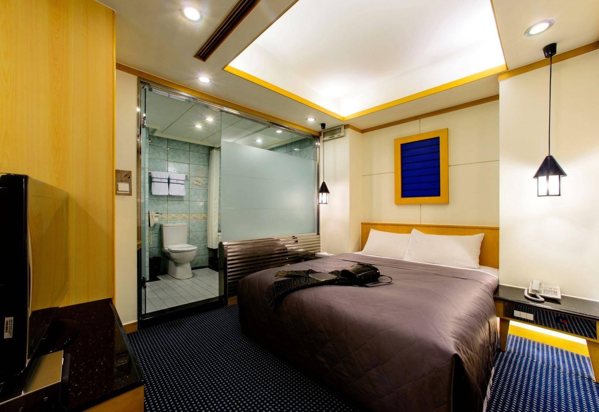 Kao Yuan Hotel - Zhong Zheng Taichung Exteriör bild
