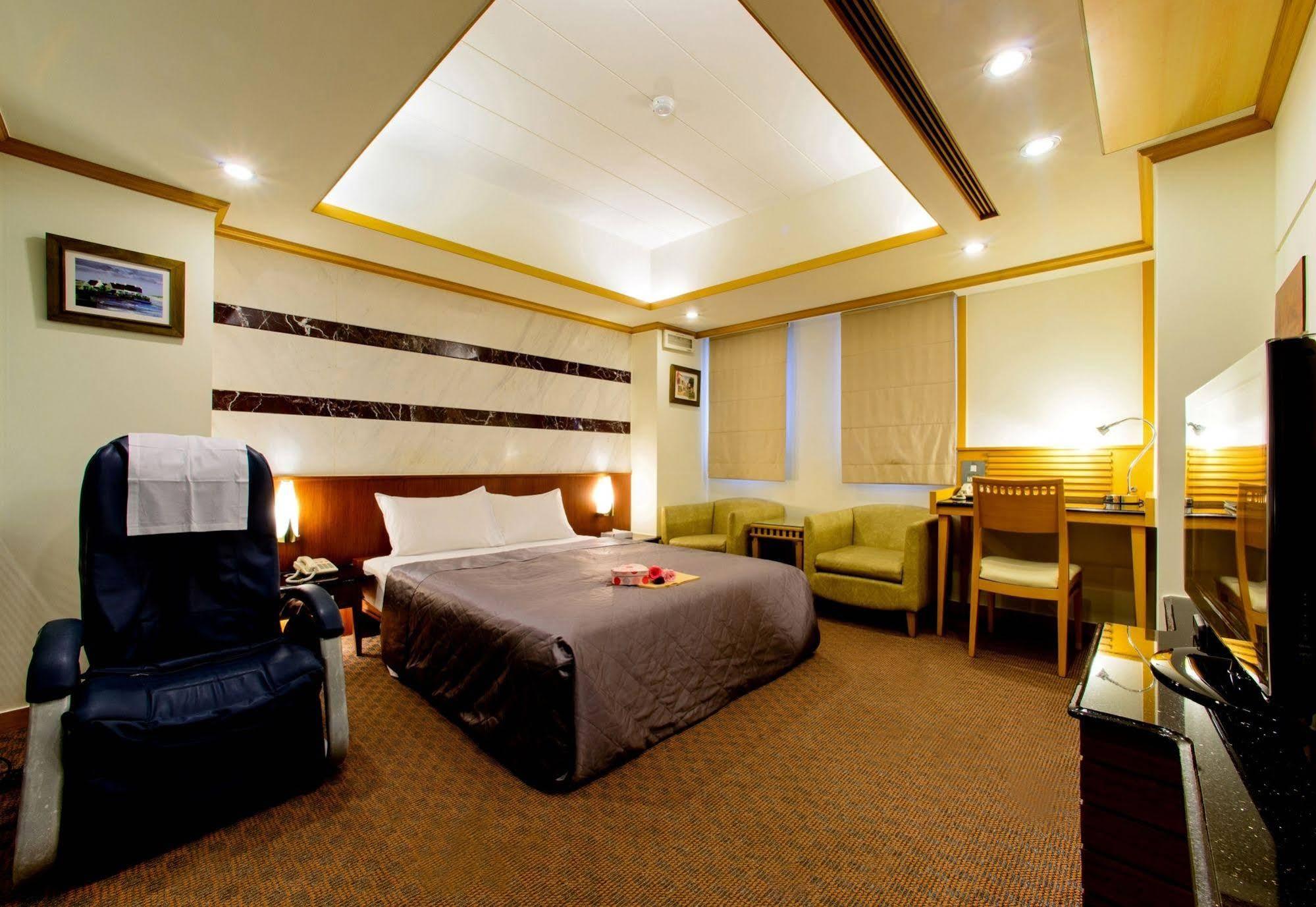 Kao Yuan Hotel - Zhong Zheng Taichung Exteriör bild
