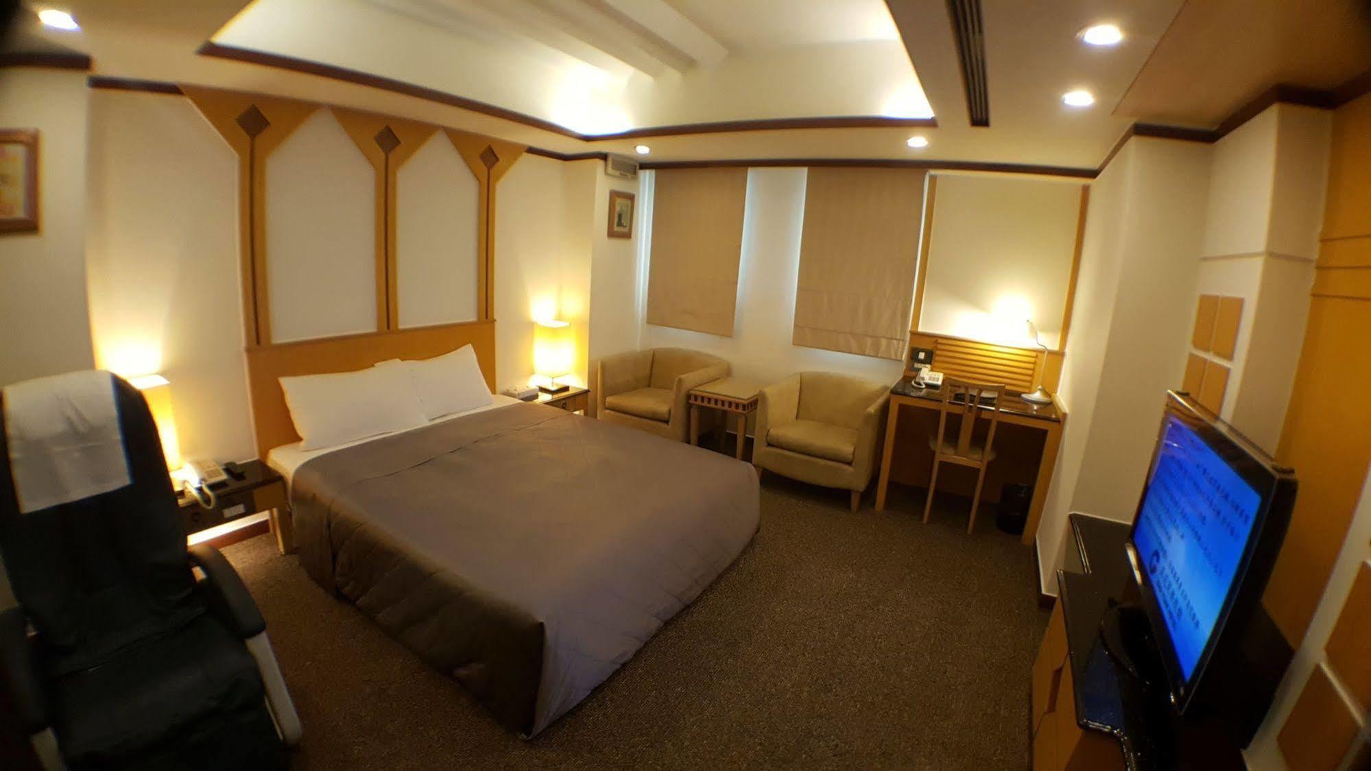 Kao Yuan Hotel - Zhong Zheng Taichung Exteriör bild