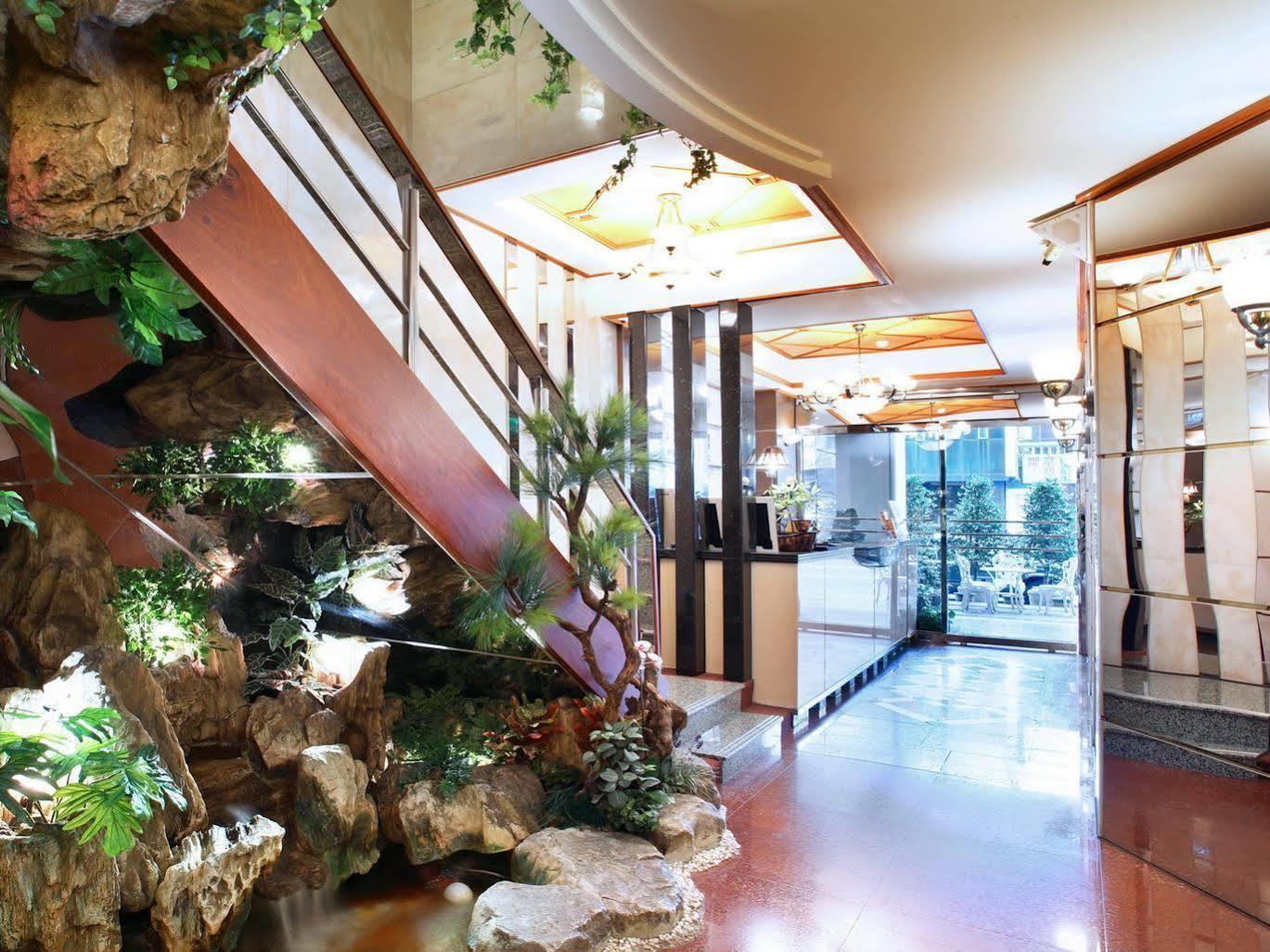 Kao Yuan Hotel - Zhong Zheng Taichung Exteriör bild
